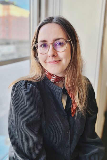 Portrett av Amanda Ivarsøy Kovacs, designer og interiørarkitekt MNIL i Haltenbanken.